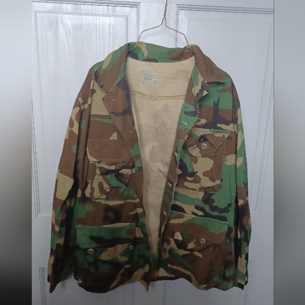 Vintage Camouflage Military Jacket w/patch